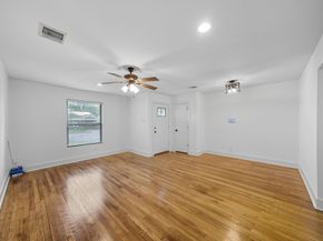 61 Trenwood Lane, Houston TX 77022
