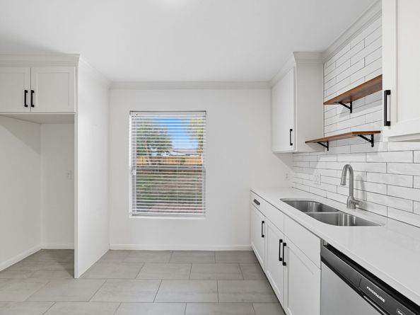 61 Trenwood Lane, Houston TX 77022