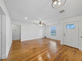 61 Trenwood Lane, Houston TX 77022