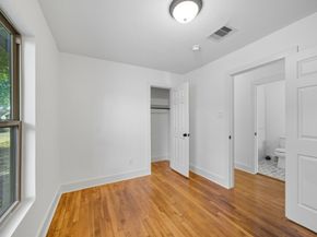 61 Trenwood Lane, Houston TX 77022