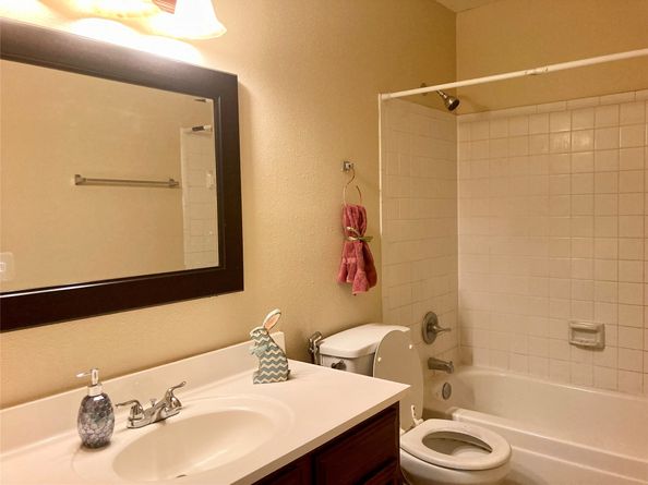 6602 Harbor Town Drive 1008, Houston TX 77036