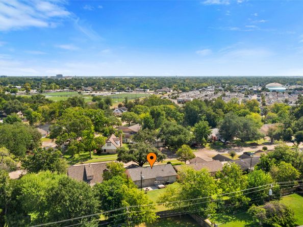 3339 Spring Valley Road, Houston TX 77080