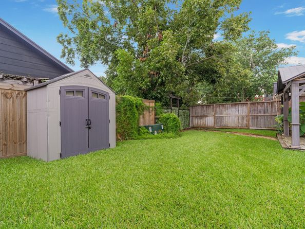 2429 Baycrest Drive, Houston TX 77058