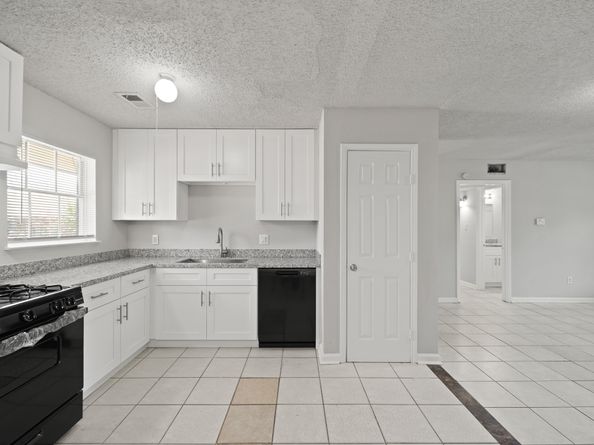 3203 Ripplebrook Drive, Houston TX 77045