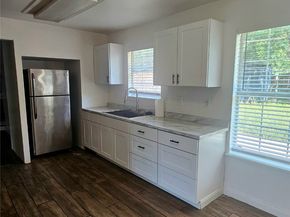 5215 Myrtlewood Street, Houston TX 77033