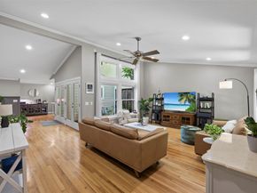 2201 Bartlett Street, Houston TX 77098