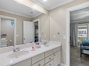 2201 Bartlett Street, Houston TX 77098