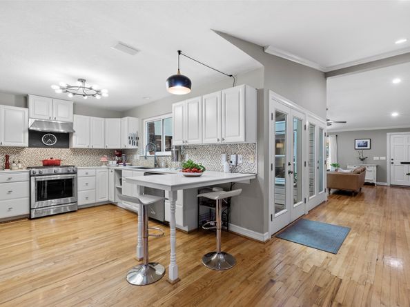 2201 Bartlett Street, Houston TX 77098
