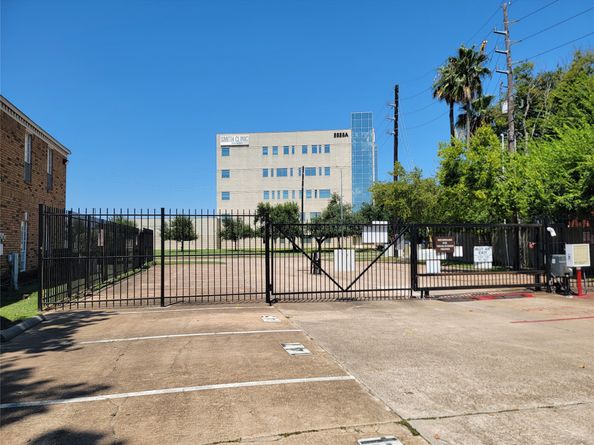 2626 Holly Hall Street 403, Houston TX 77054