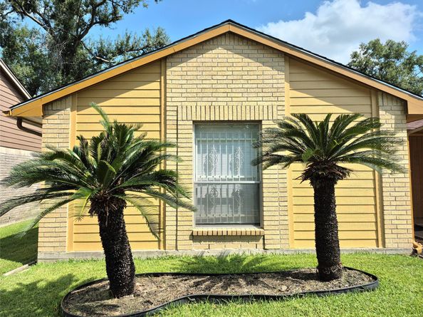 13211 Whitchurch Way, Houston TX 77015