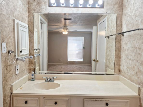 13211 Whitchurch Way, Houston TX 77015