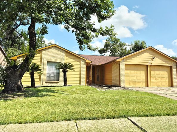 13211 Whitchurch Way, Houston TX 77015
