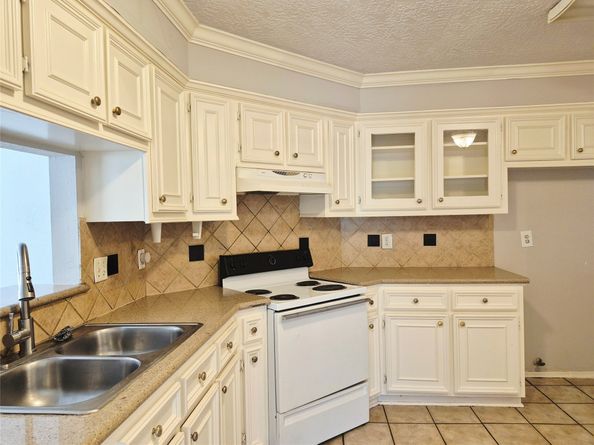 13211 Whitchurch Way, Houston TX 77015