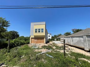 7819 Angus Street, Houston TX 77028