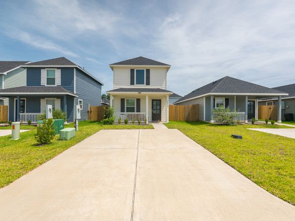 16755 N Marie Village Drive, Conroe TX 77306