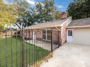 9024 Carousel Lane A and B, Houston TX 77080