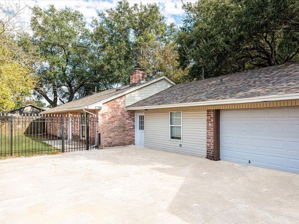 9024 Carousel Lane A and B, Houston TX 77080