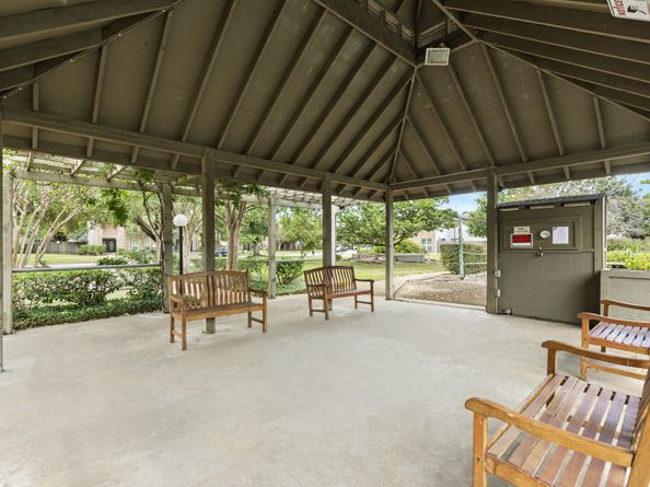 7939 Kendalia Drive, Houston TX 77036