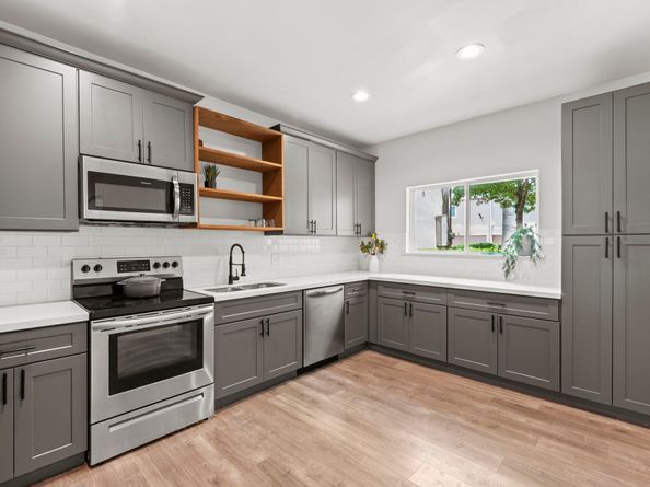 1115 Augusta Drive 26, Houston TX 77057