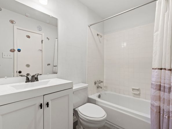 1115 Augusta Drive 26, Houston TX 77057