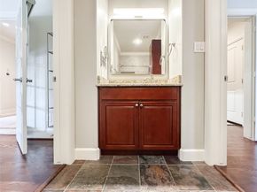 4042 Bellefontaine St, Houston TX 77025