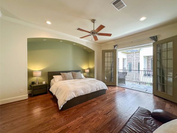 4042 Bellefontaine St, Houston TX 77025