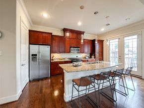 4042 Bellefontaine St, Houston TX 77025
