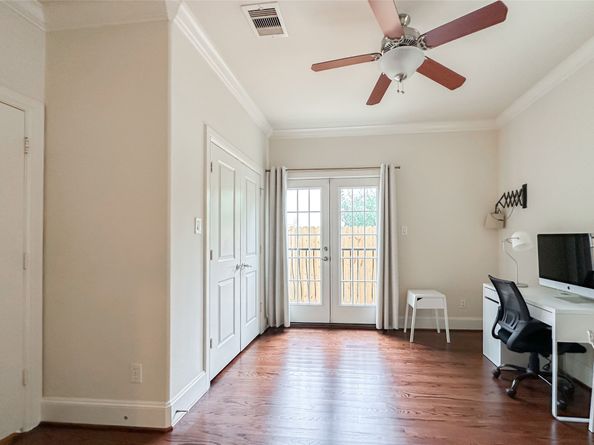 4042 Bellefontaine St, Houston TX 77025