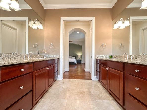 4042 Bellefontaine St, Houston TX 77025