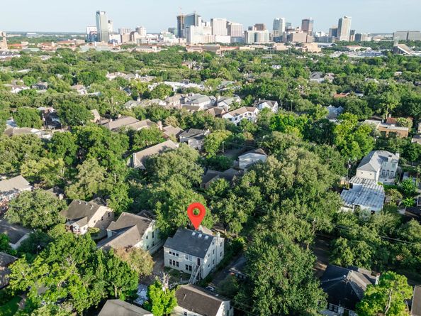 2042 Bissonnet Street, Houston TX 77005