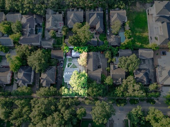 2042 Bissonnet Street, Houston TX 77005