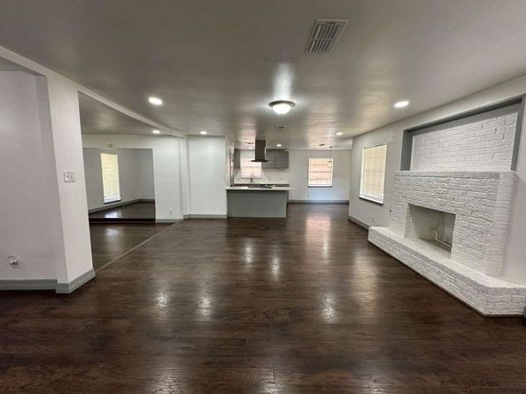 5850 Paisley Street, Houston TX 77096