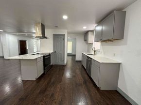 5850 Paisley Street, Houston TX 77096