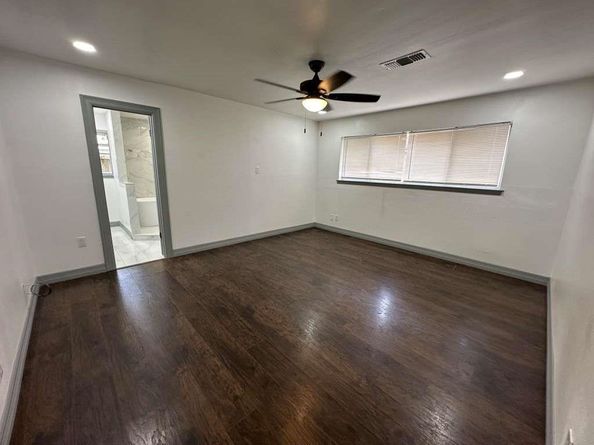 5850 Paisley Street, Houston TX 77096