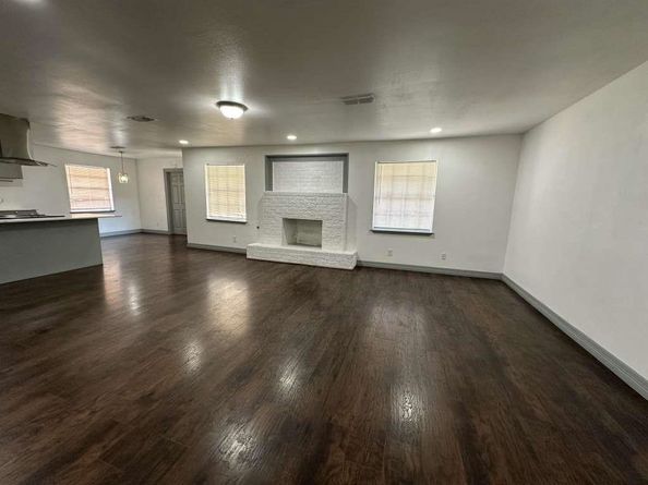 5850 Paisley Street, Houston TX 77096