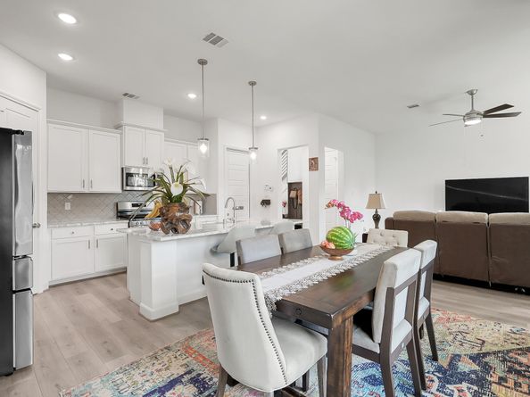1607 Regents Gate Road, Houston TX 77055