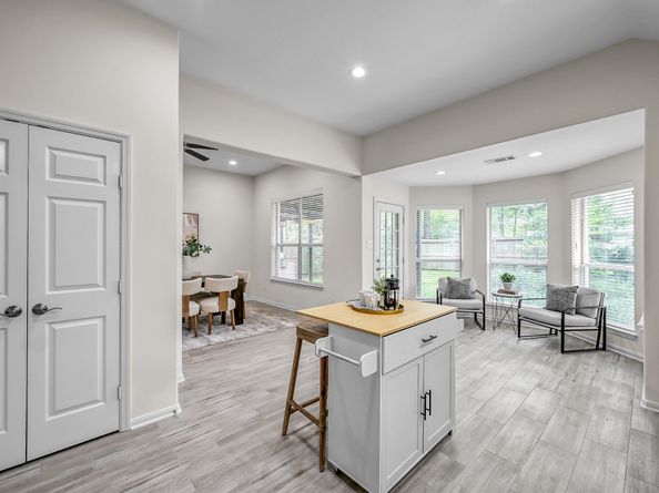 43 WRENS SONG Place, The Woodlands TX 77382