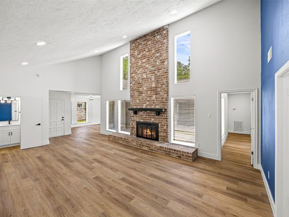 12210 Waldemar Drive, Houston TX 77077