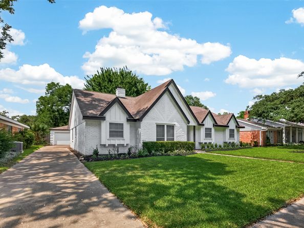 5946 Valkeith Drive, Houston TX 77096