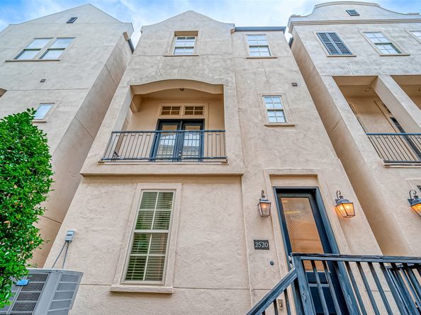 2520 Sherwin Street, Houston TX 77007
