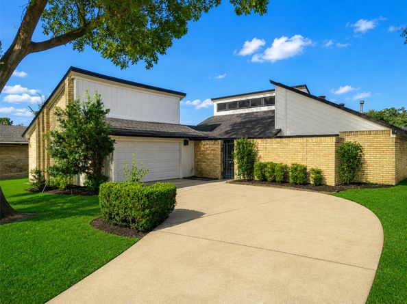 4546 Hickory Downs Drive, Houston TX 77084