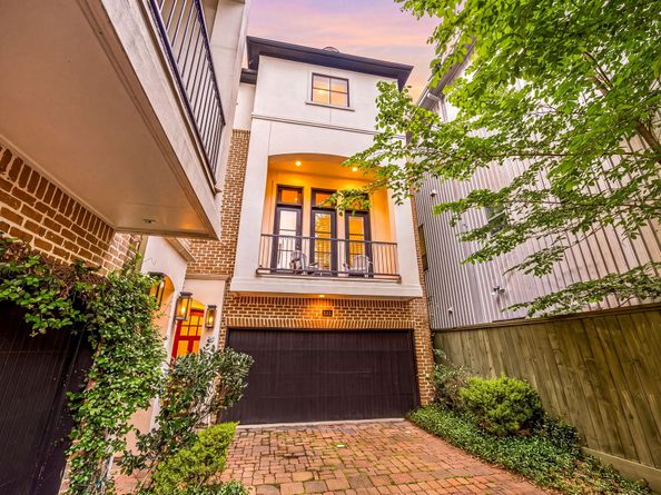 310 W Bell Street, Houston TX 77019