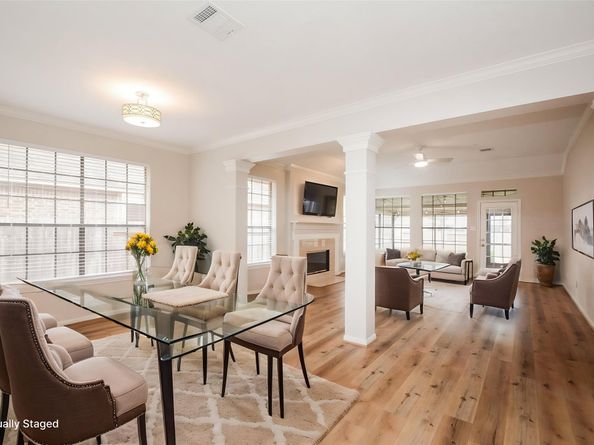 10 Heathstone Place, The Woodlands TX 77381