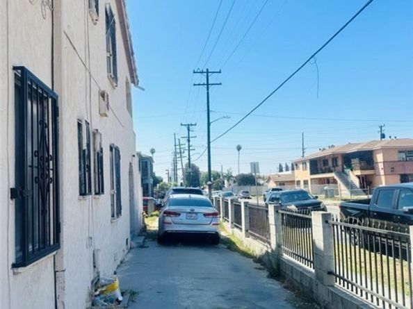 351 W Magnolia Street, Compton CA 90220