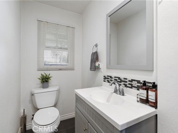 8521 Gloria Avenue, North Hills (los Angeles) CA 91343