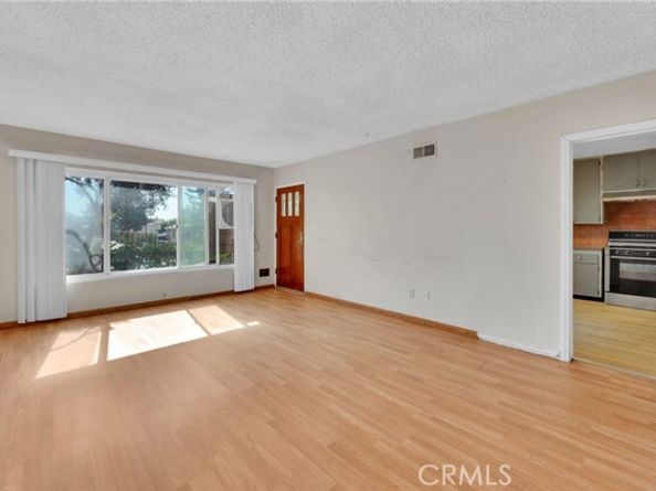 279 N 11th Avenue, Upland CA 91786