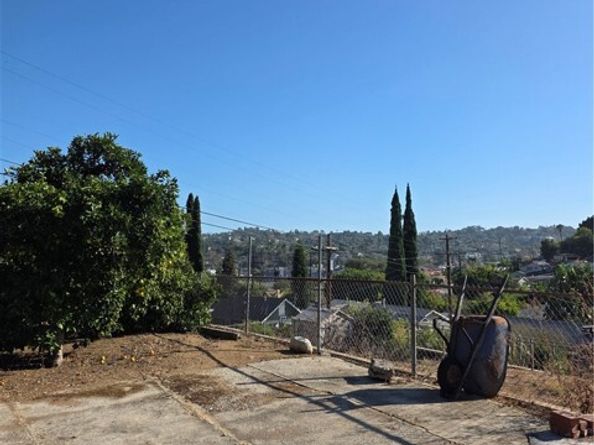 4528 College View, Los Angeles CA 90041