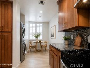 10470 Riverside 102, Toluca Lake (los Angeles) CA 91602