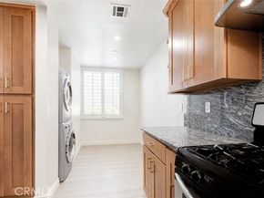 10470 Riverside 102, Toluca Lake (los Angeles) CA 91602