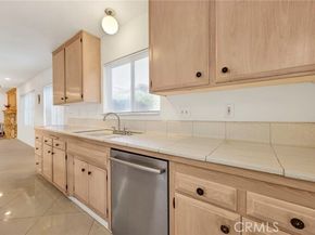 15901 Lassen Street, North Hills (los Angeles) CA 91343